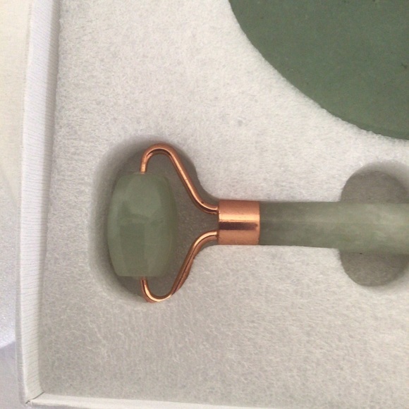 BAIMEI JADE ROLLER GUA SHA FACIAL TOOLS GIFT SET NWT - Picture 6 of 14